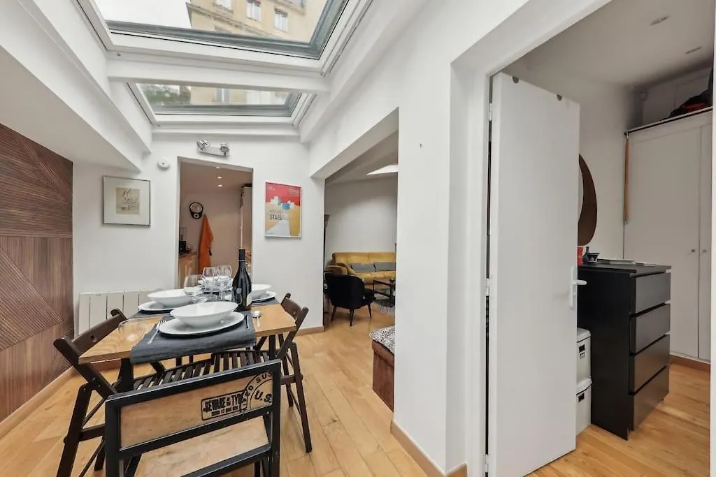 Apartment Splendide Appartement Design Trocadero Etoile Paris France